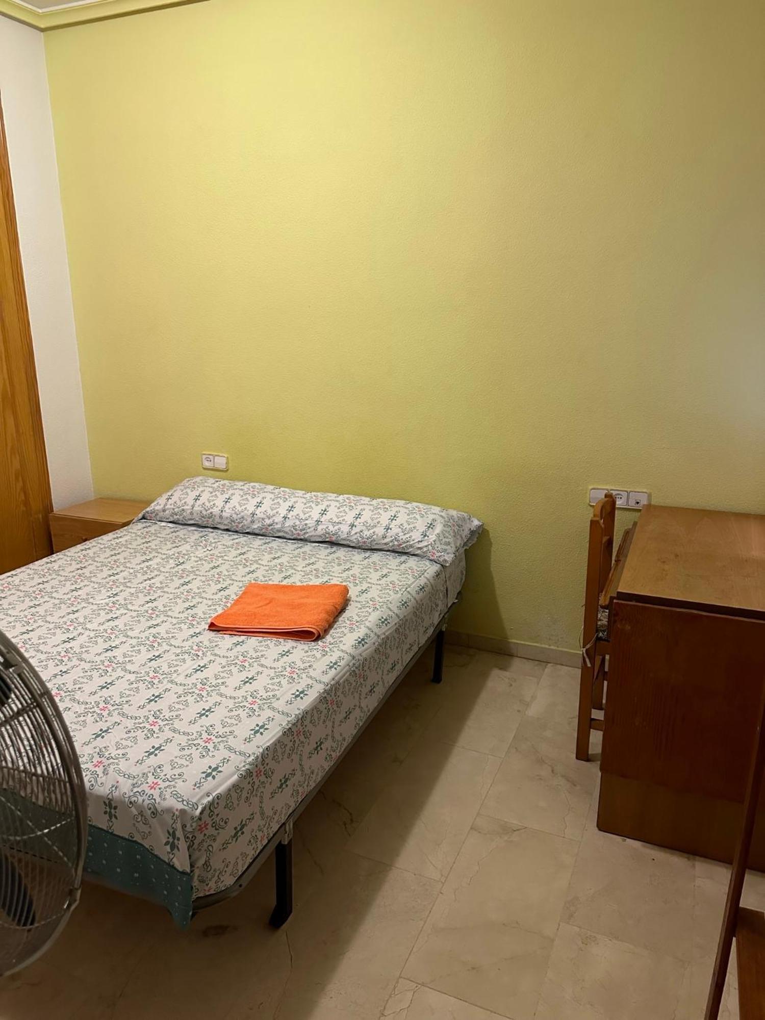 Economic Private Room In Center Of Γρανάδα Εξωτερικό φωτογραφία